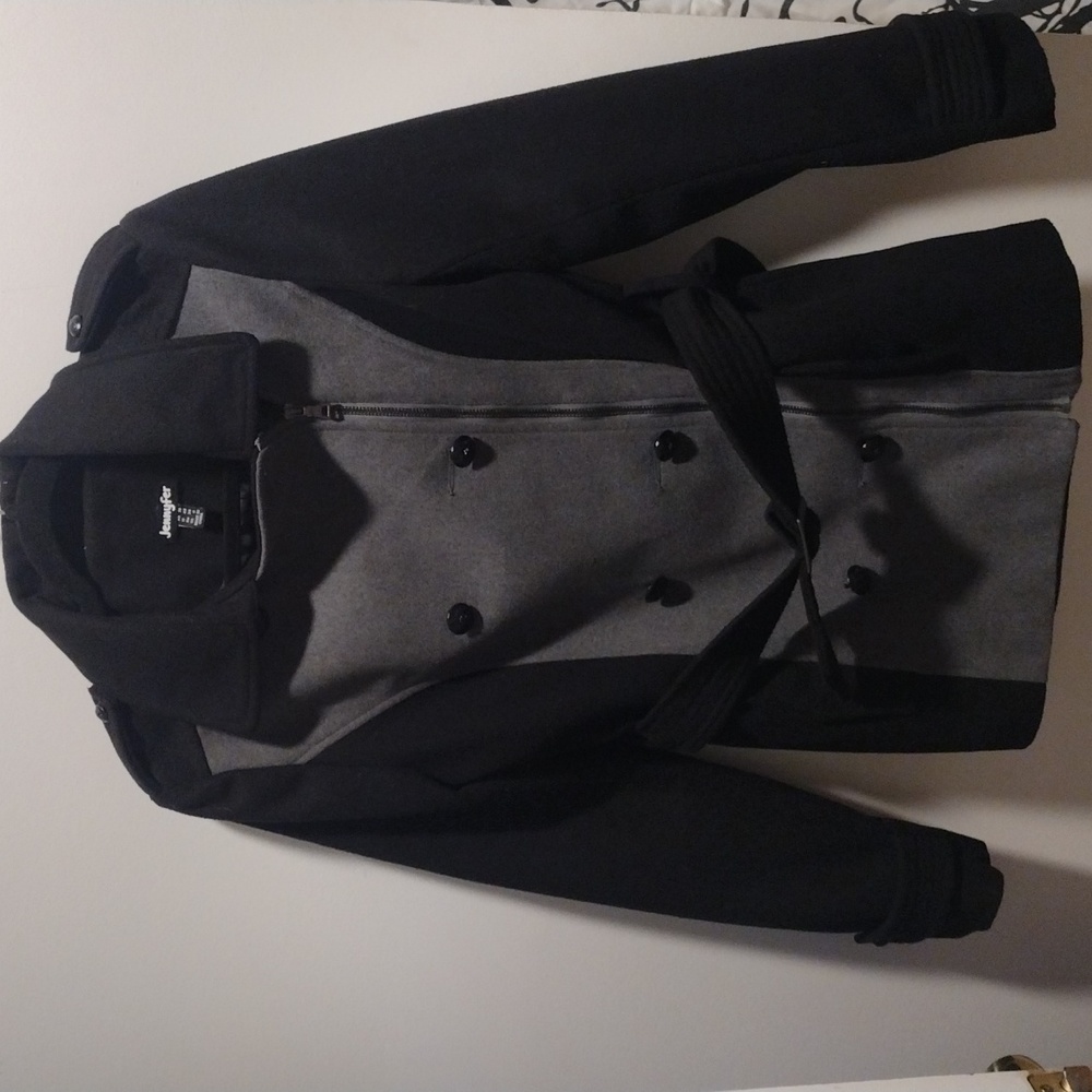 Is Jennyfer Woman's black+grey wool coat